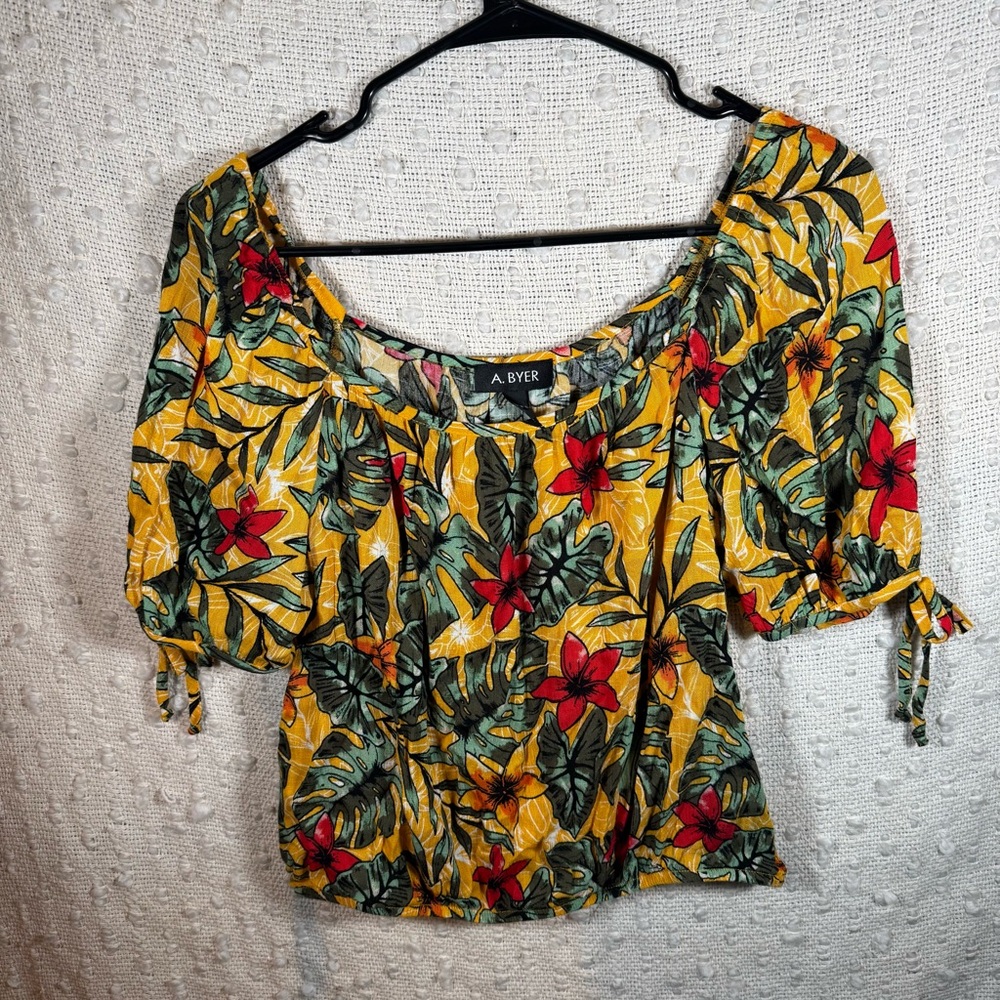A Byer Floral Off The Shoulder Blouse Size Small tropical square neck Tie Sleeve